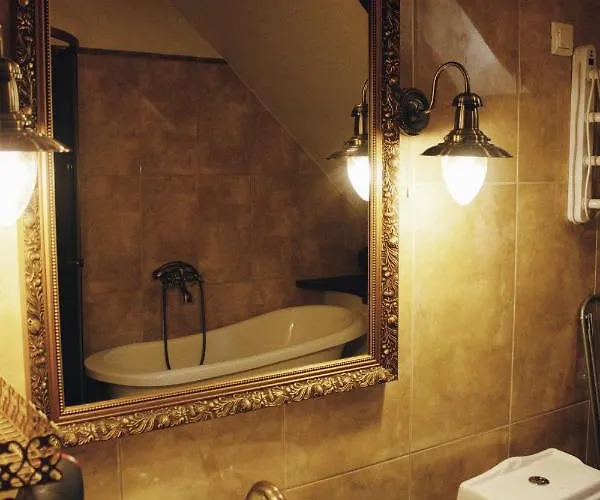 Moisa Ait Katusekorter *